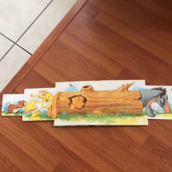 Winnie the Pooh Storybook Collection - Picture 3 of 11